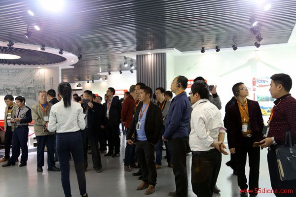 三十余名工业电器专业工程师走进华仪 探秘“工业4.0” 三十余名工业电器专业工程师走进华仪 探秘“工业4.0”